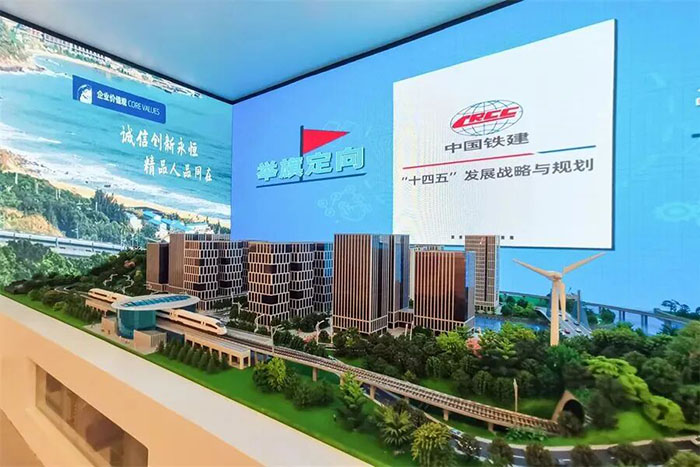 中铁十二局展陈馆:时光隧道中的筑路传奇(图3) 1 (3).jpg